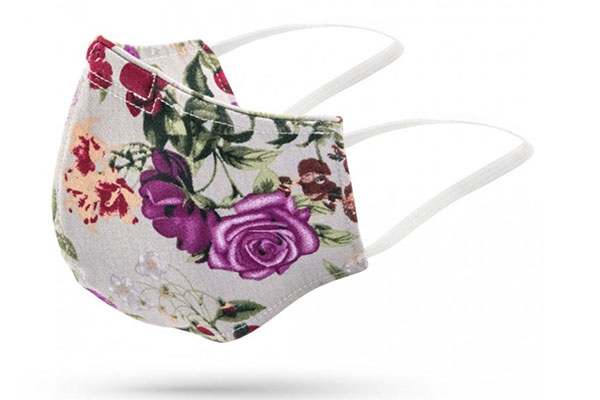 Levné roušky nemusí znamenat horší ochranu. Také musí pevně sedět na obličeji