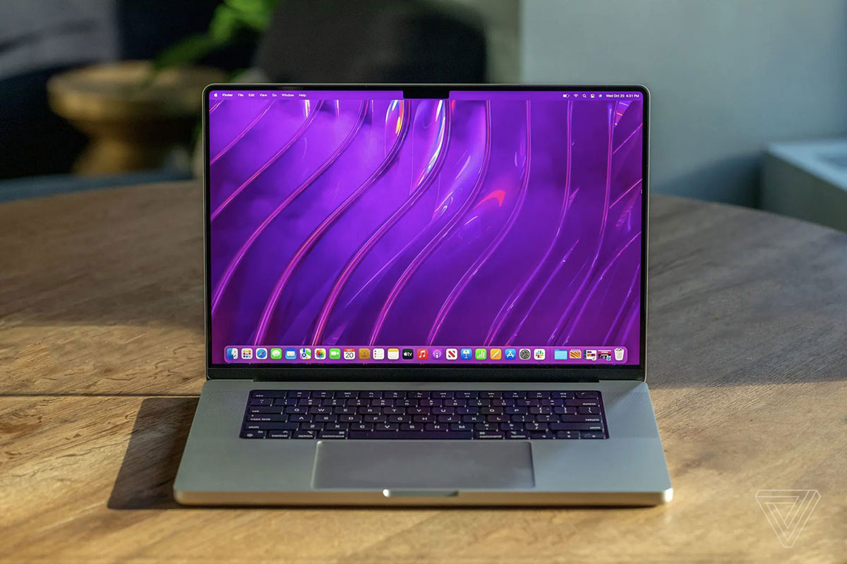 MacBook Pro recenze chválí vysoký výkon, porty i ProMotion displej