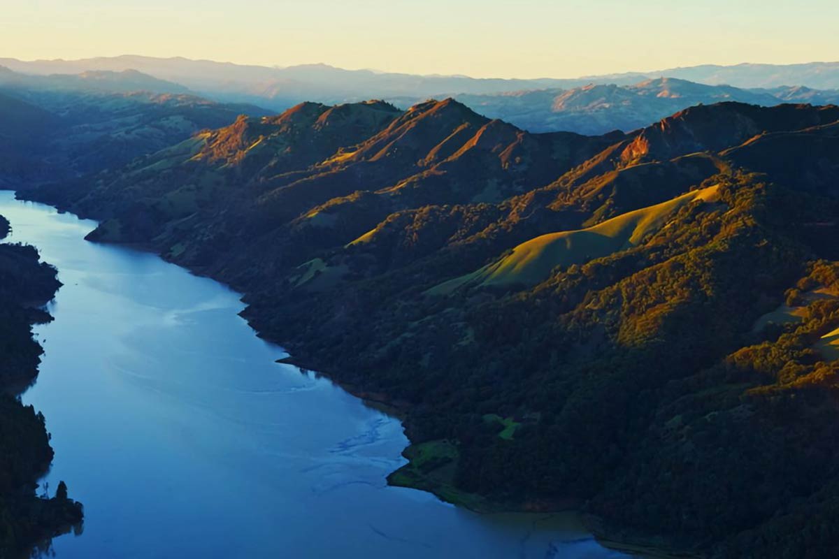 Živá tapeta na macOS je krásná, ale zabírá hodně místa. Jak jí smazat?