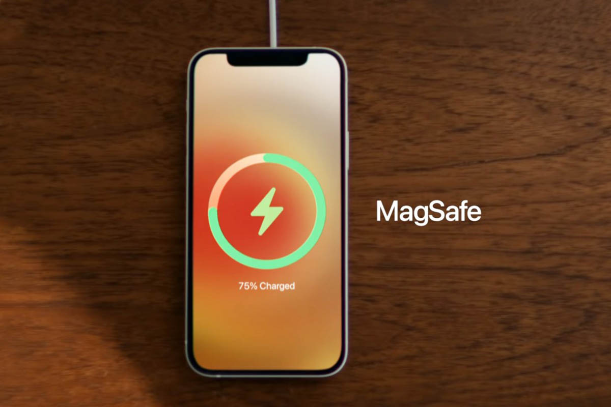 MagSafe iPhone 12 nabije i v krytu. S ochranných pouzder si vybere každý