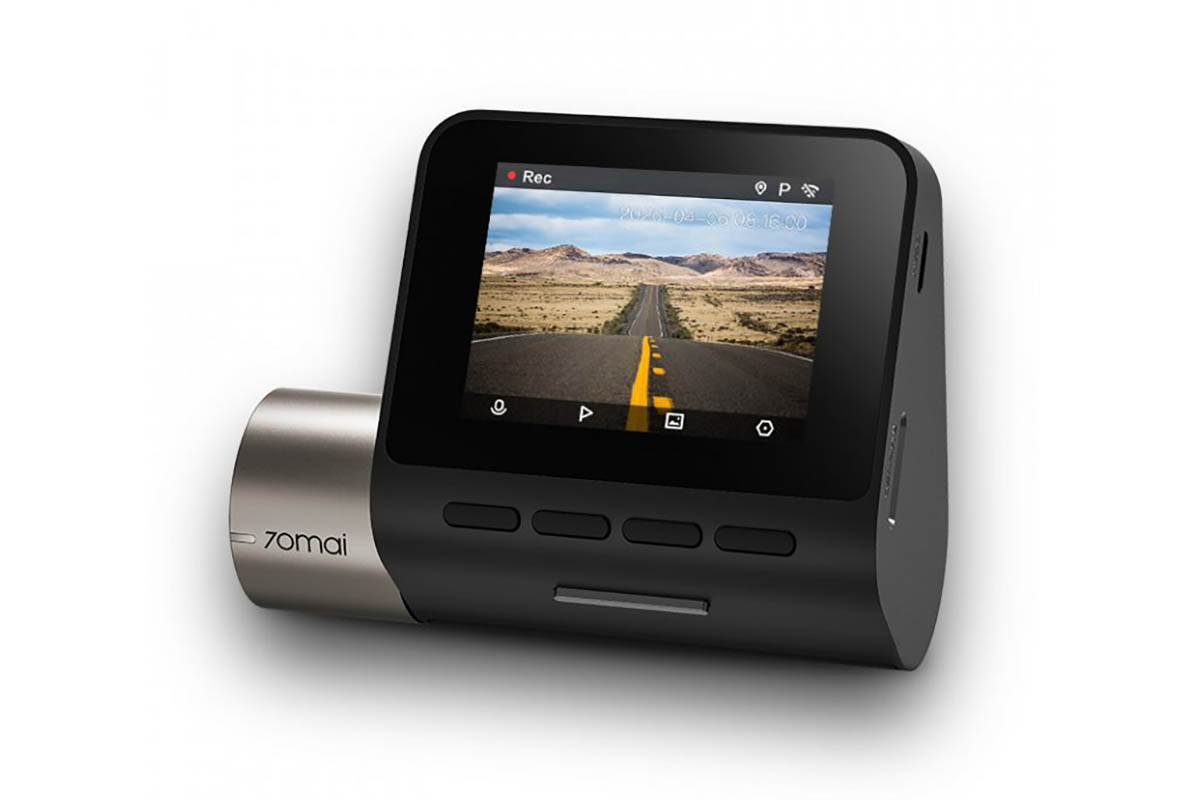 Nej kamera do auta je zcela bezobslužná a natočí vše, co se stane před autem