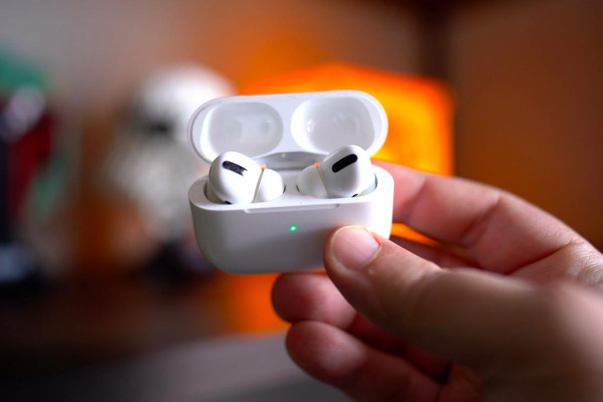 Nová AirPods Pro přijdou co nevidět. Co od nich čekat?