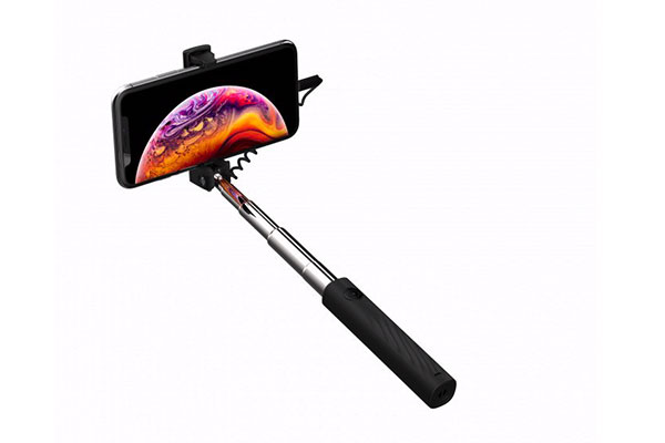 Selfie tyč do letadla nepatří, občas vám to ale projde