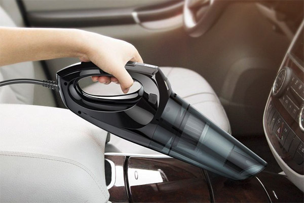 Vysavač do auta můžete mít pořád po ruce a bez nutnosti zapojování do napájení