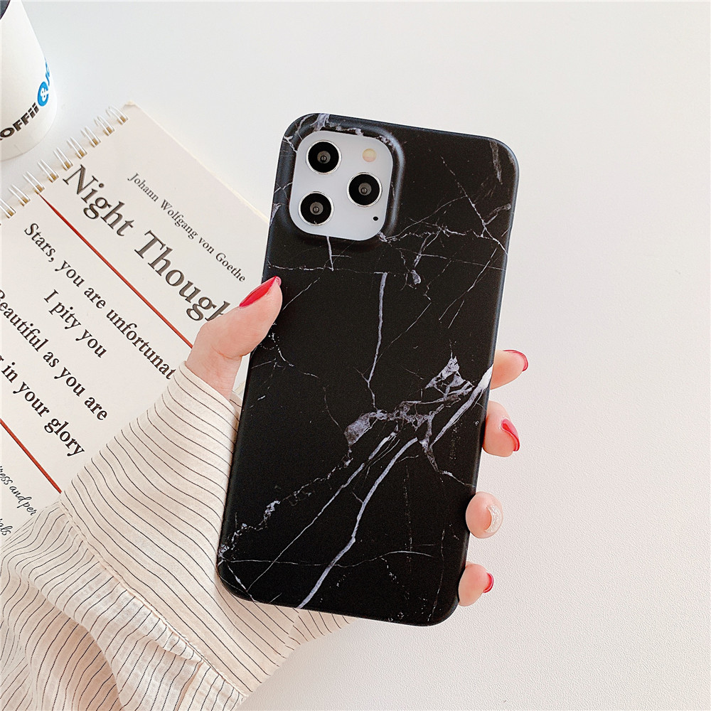 Ochranný kryt pro iPhone 13 - Marble Black