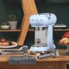smeg ecf01pbeu espressomaskine pastelbla