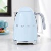 Čajník Smeg 50. rokov KLF03PBEU / 2400 W / 1,7 l / pastelová modrá
