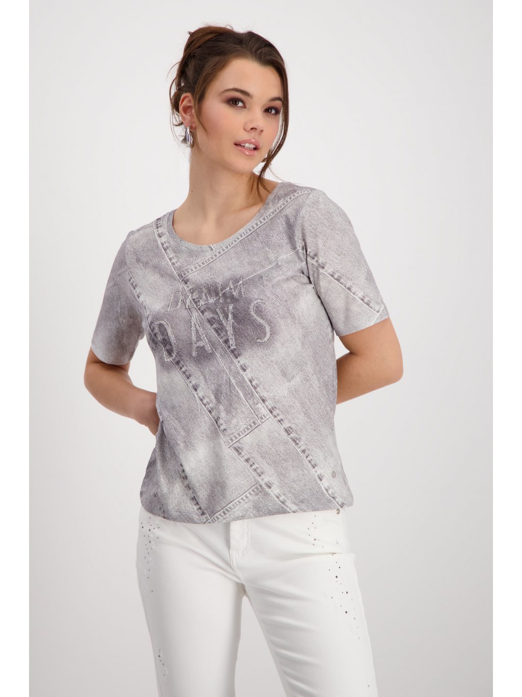 408386 508 Front ModelShooting 1200