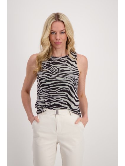 408596 998 Front ModelShooting 1200