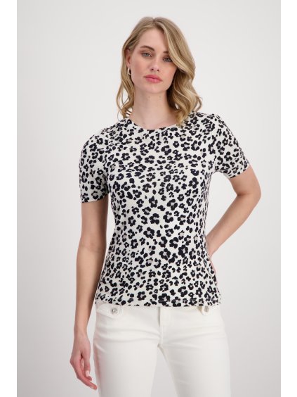 408673 998 Front ModelShooting 1200