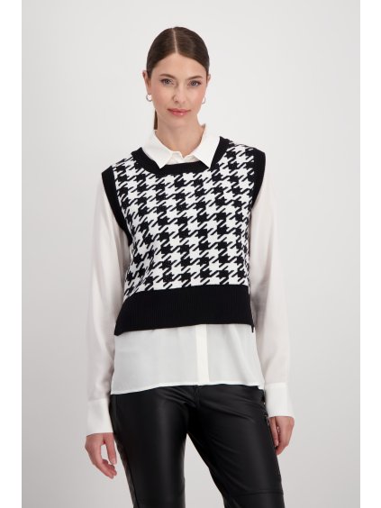 807969 998 Front ModelShooting 1200