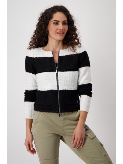 807804 997 Front ModelShooting 1200