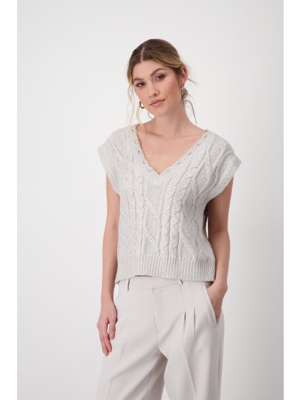 807925 143 Front ModelShooting 1200