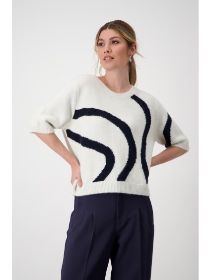 807882 102 Front ModelShooting 1200