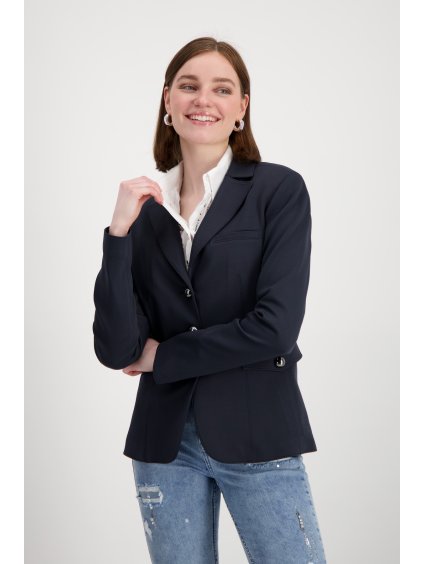 807848 710 Front ModelShooting 1200