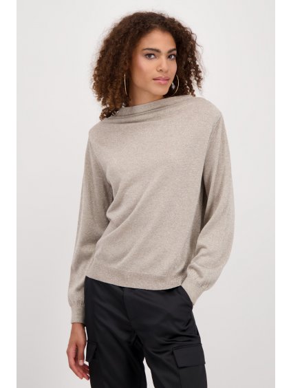 807535 189 Front ModelShooting 1200