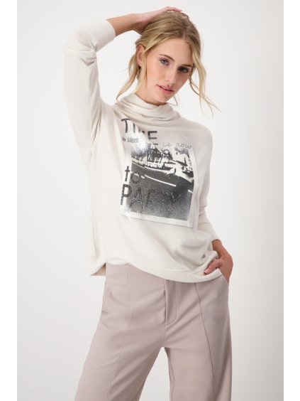 807686 153 Front ModelShooting 1200