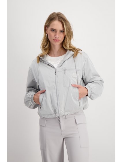 408182 826 Front ModelShooting 1200