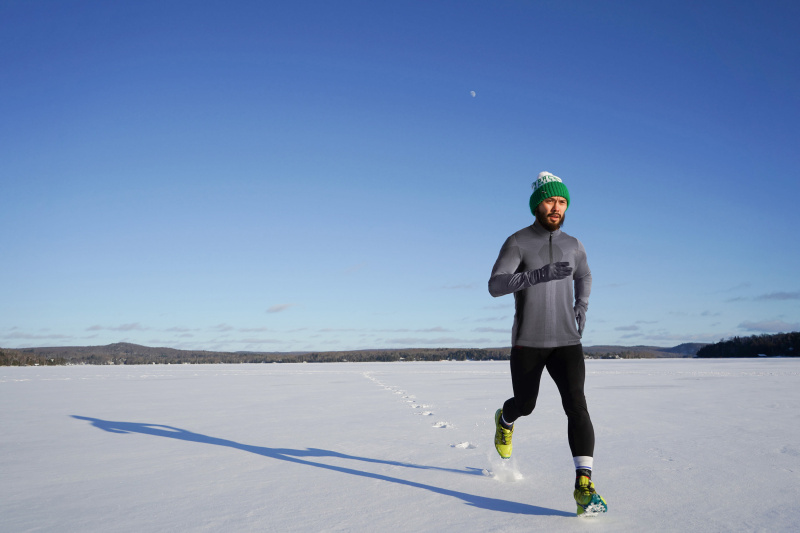 Běhání v zimě: Jak správně vrstvit funkční oblečení