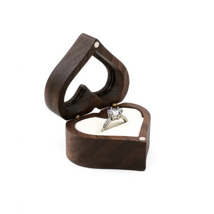 Drevená krabička na prsteň srdce