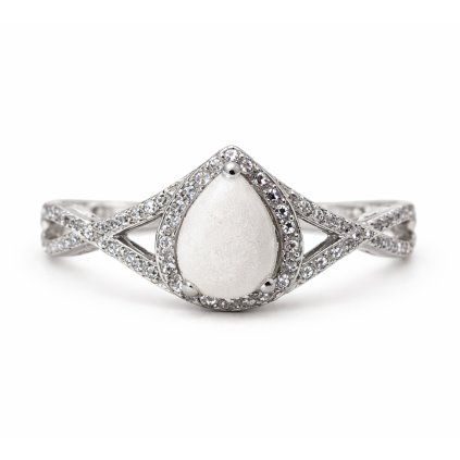 Elegant silver ring with pear stone