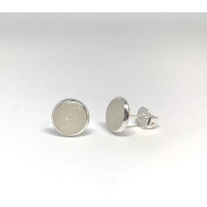 simple stud