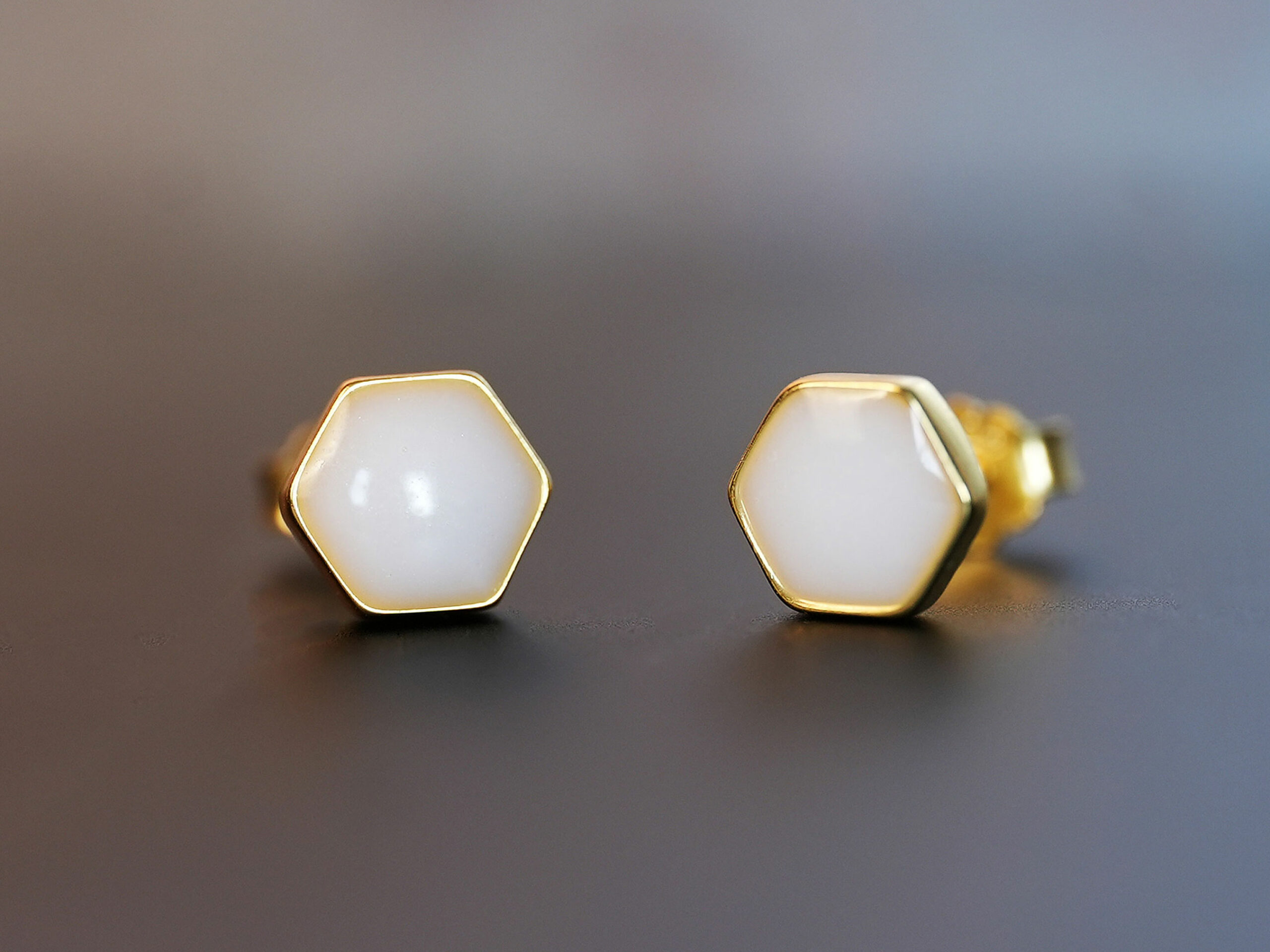 Iskay Stříbrné náušnice HEXAGON Obsah: MM + Pupeční šňůra (vysušená), Povrchová úprava: Pozlacené stříbro růžovým zlatem