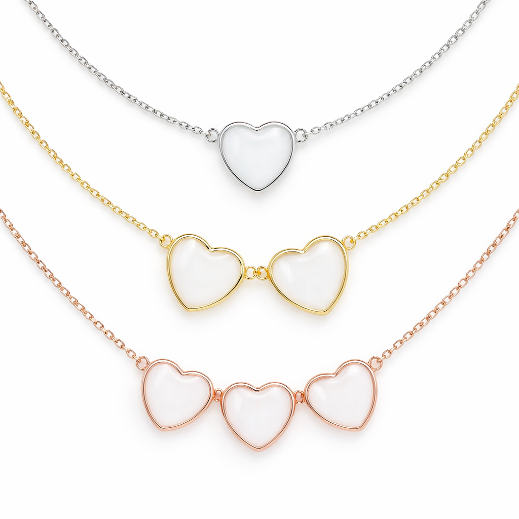 Iskay Stříbrný náhrdelník SRDCE Obsah: Kombinace, Povrchová úprava: Pozlacené stříbro bílým zlatem, Design: Tři srdce