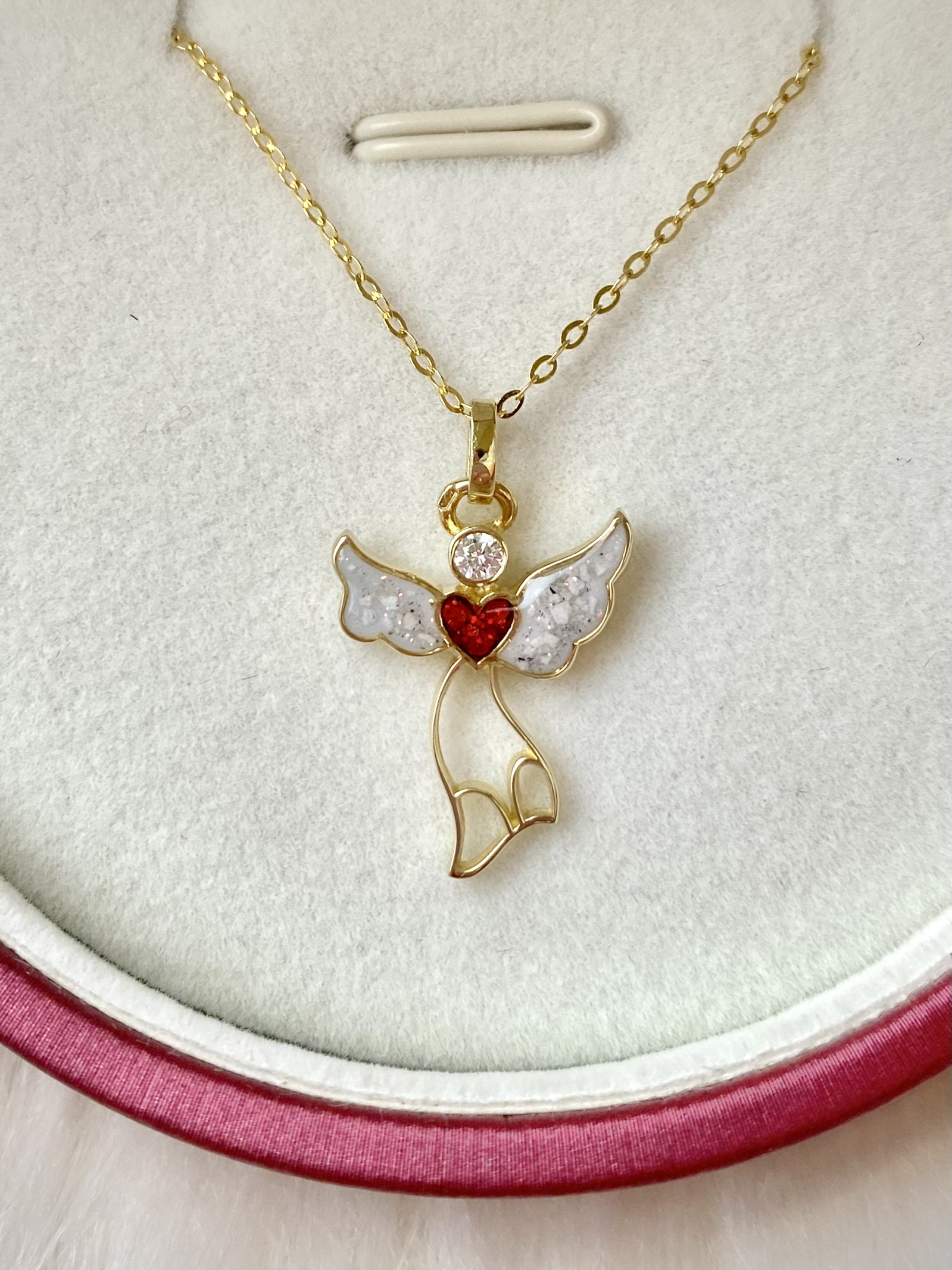 Iskay Zlatý přívěsek STRÁŽNÝ ANDĚL Obsah: MM + Popel, Povrchová úprava: Žluté zlato