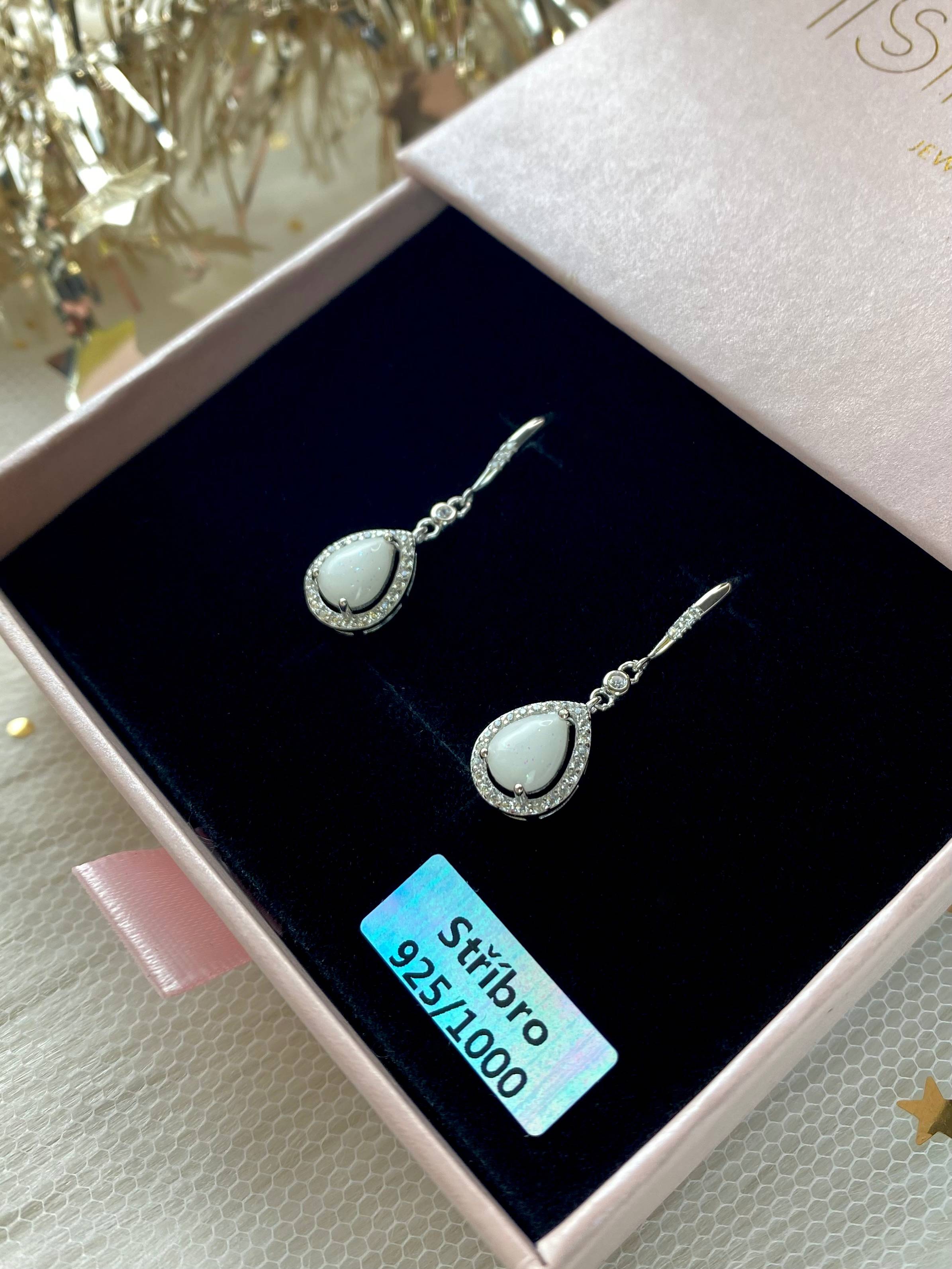 Iskay Pietní stříbrné visací náušnice TEARDROP S,M,L Obsah: Pouze Popel, Povrchová úprava: Stříbro Ag 925/1000, Velikost kamínku: M= 5x7mm