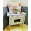 Detská drevená kuchynka v pastelových farbách