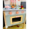 Detská drevená kuchynka v pastelových farbách