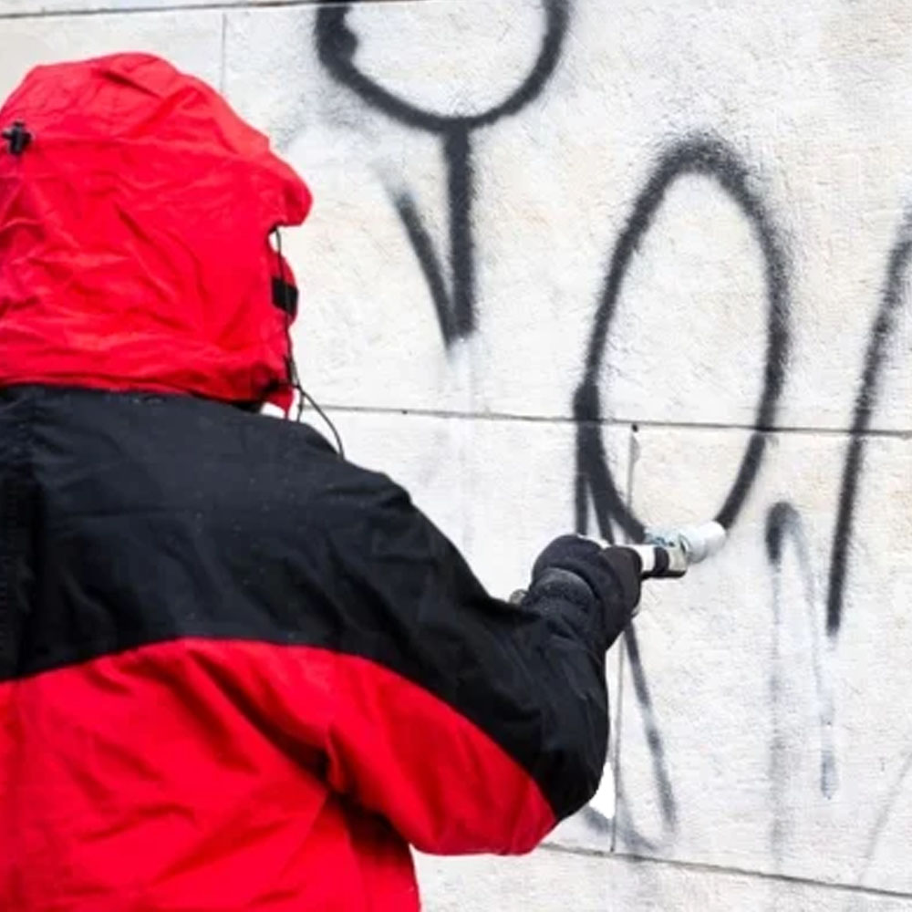 Jak odstranit graffiti z fasády – 5 faktorů ovlivňujících čištění