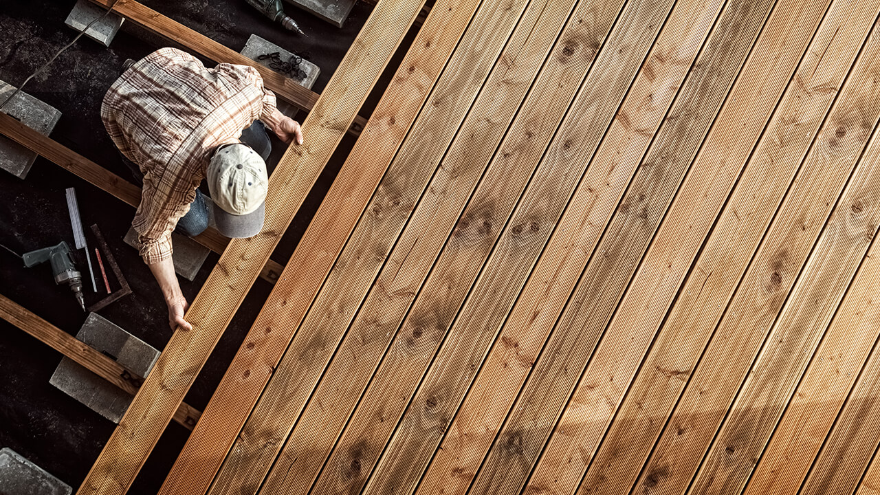 Montáž terasy: jak na pokládku a 5 důležitých kroků, které dodržet