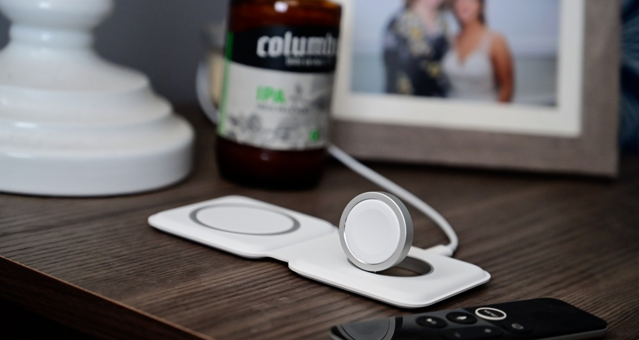 Recenze MagSafe Duo: téměř vše, co potřebujete, ale má mnoho kompromisů