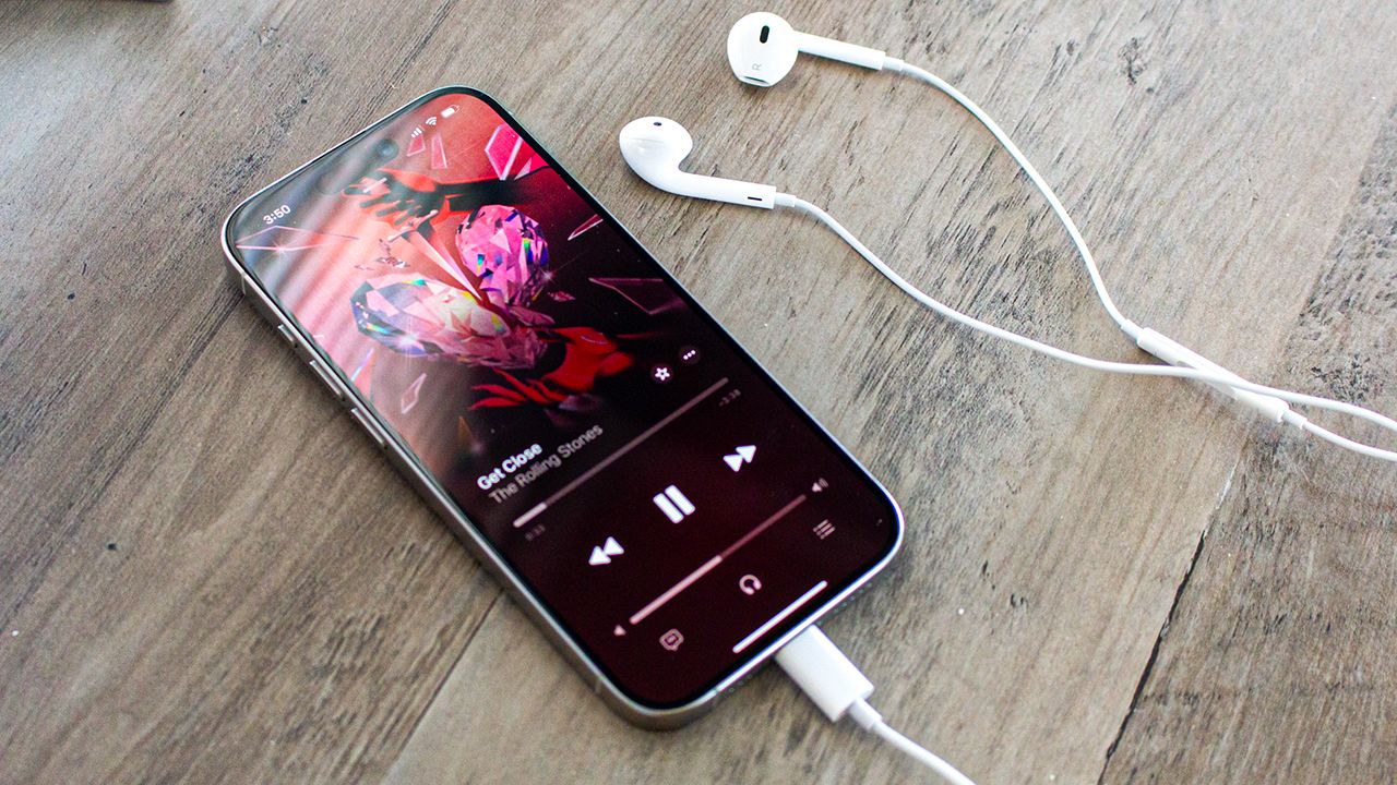 apple-earpods-with-usb-c-cnn-5
