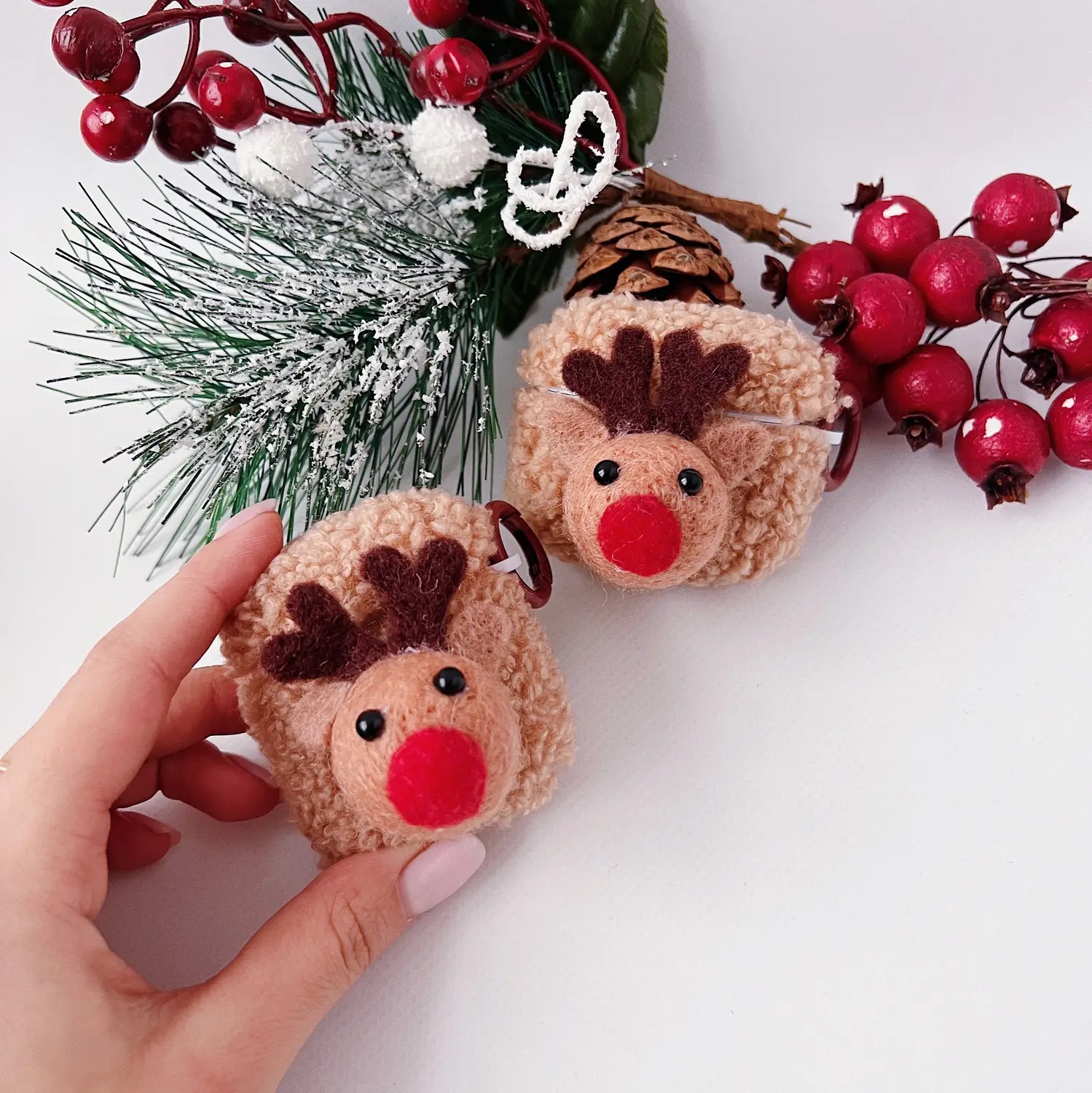 chokhol-plush-deer-dlia-airpods-3-beige-98118539639826