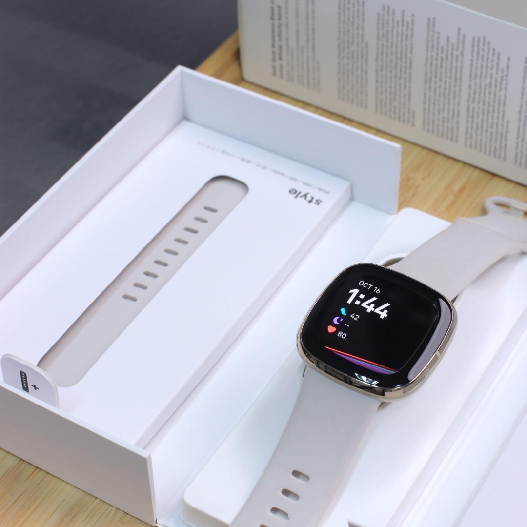 fitbit_sense_lunar_white__soft_1665911766_f69b015d_progressive