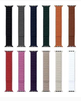 Elegantní kožený tah pro Apple Watch dodá vašim hodinkám prémiový vzhled a pohodlí na každý den. Je skvělou volbou pro...