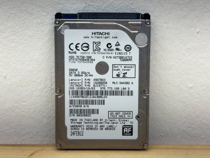 Hitachi HTS727550A9E364 2.5" 500 GB front