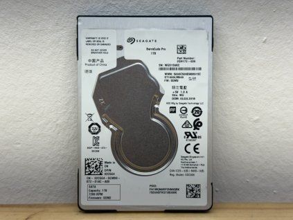 Seagate Barracuda ST1000LM049 2.5" 1 TB front