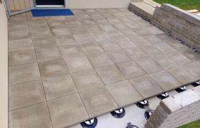 Rekonstrukce terasy rodinného domu s pomocí terčů New Maxi a betonové dlažby
