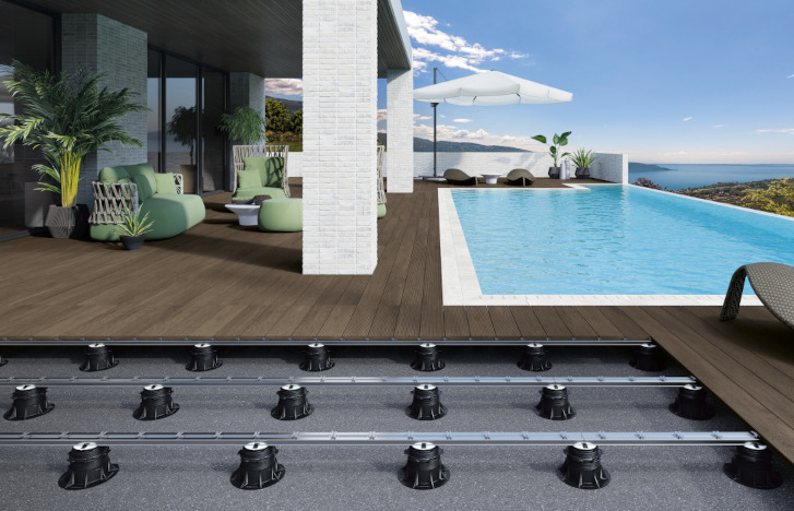 Inovativní terasy postavené na podložkách a ALU nosnících