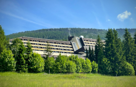 Terče New Maxi pro terasu horského hotelu