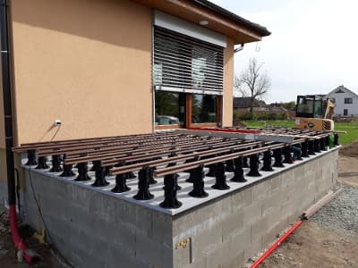 Na terasu chytře a jednoduše s terči Eterno SE Wood.