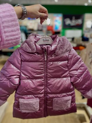 ‼️Všechny tyto bundy + mnoho dalších nyní SE SLEVOU 50%‼️ Vyberete si i Vy tu svou? 🛍️ Navštivte nás osobně na pobočce OD...