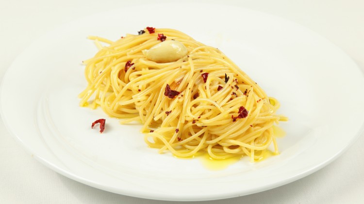 Spaghetti aglio olio e peperoncino