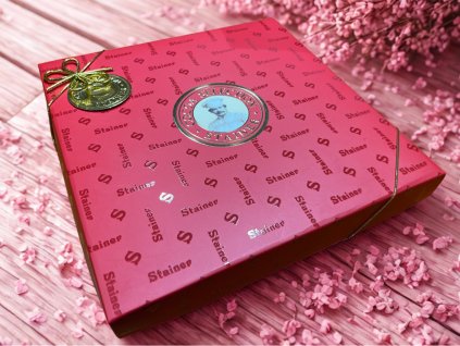 Stainer bonboniera červená (Blu pralines) 220g na stole