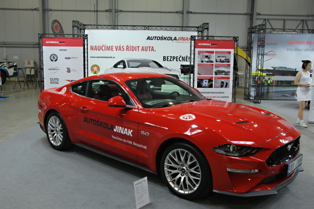 Escape6 Prague Car Festival a AutoškolaJinak.