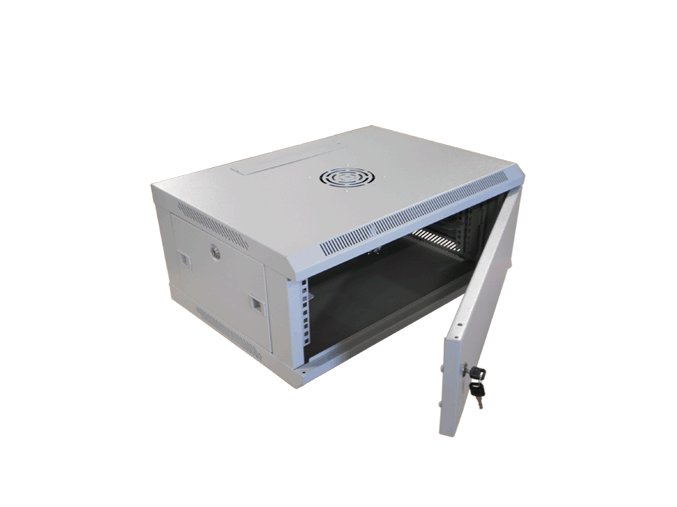 Datacom 19"rozv.jednodílný 4U/ hl.450mm plechové dveře
